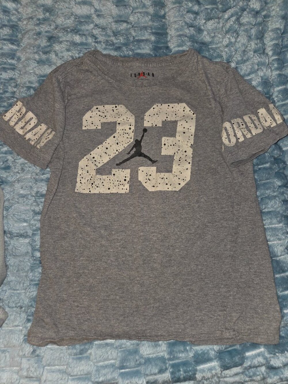Boys nike jordan shirt large